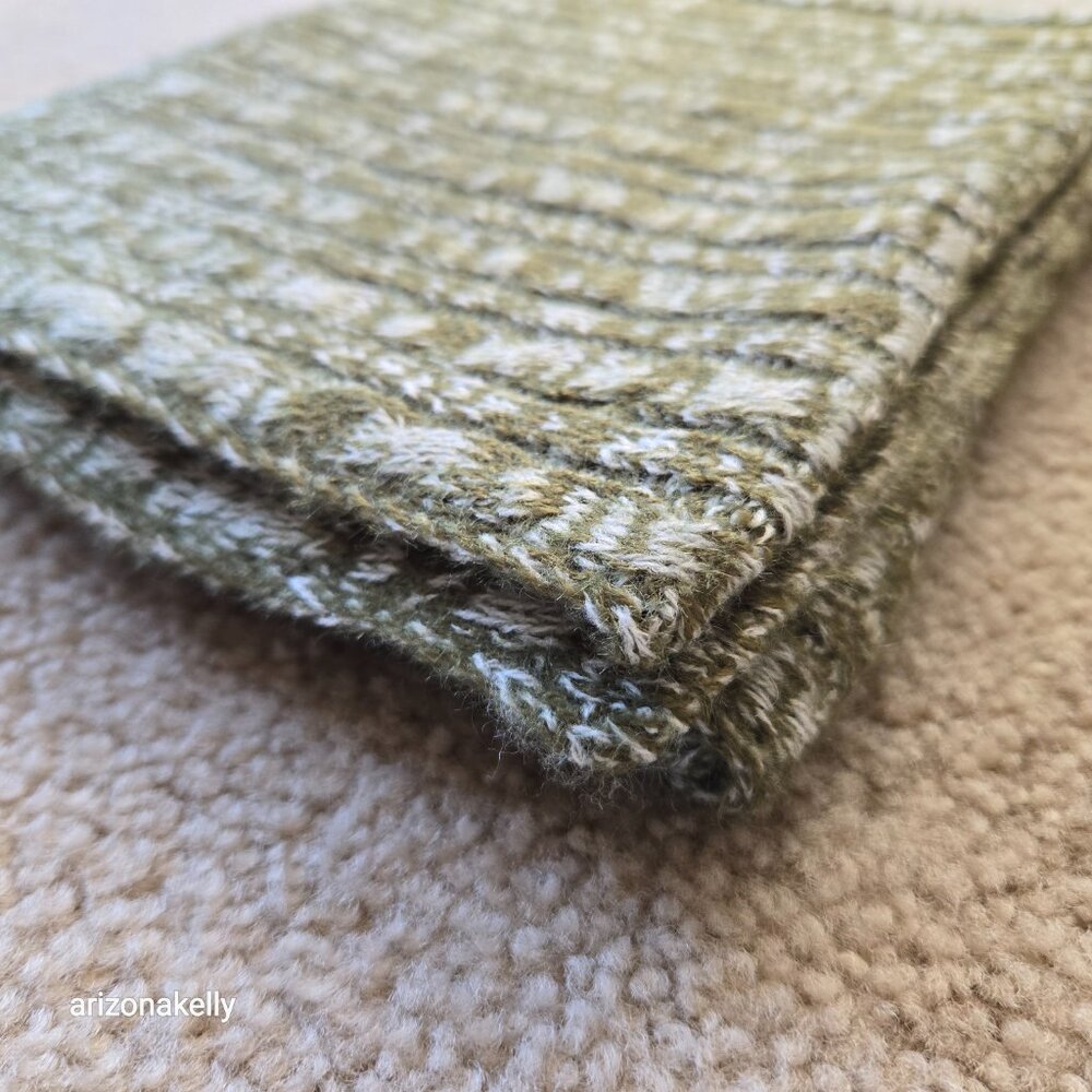 NWOT Marled Cashmere Cable Knit Scarf Green/Ivory - Picture 13 of 14